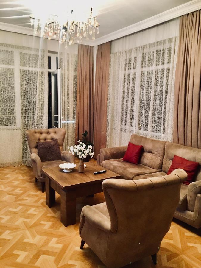 Apartment Gulia บาทูมิ ภายนอก รูปภาพ